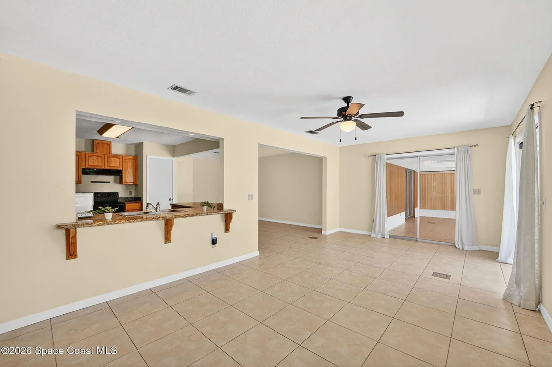 Photo of 1340 Mariposa Drive NE