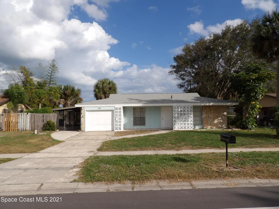 Photo of 797 Bianca Drive NE