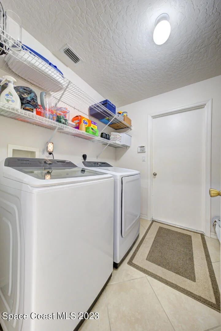 Photo of 1061 Meadowbrook Road NE