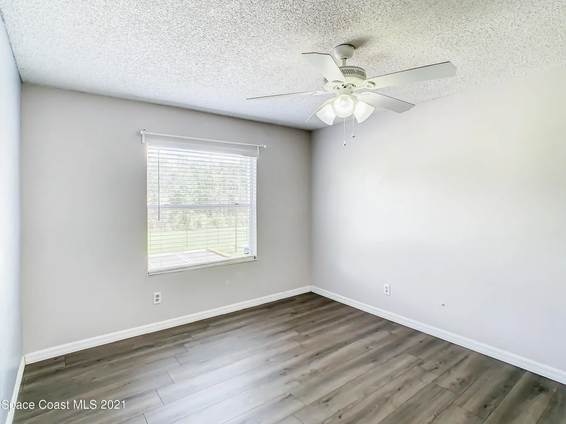 Photo of Unit 3 at 4100 Pershing Pointe Place