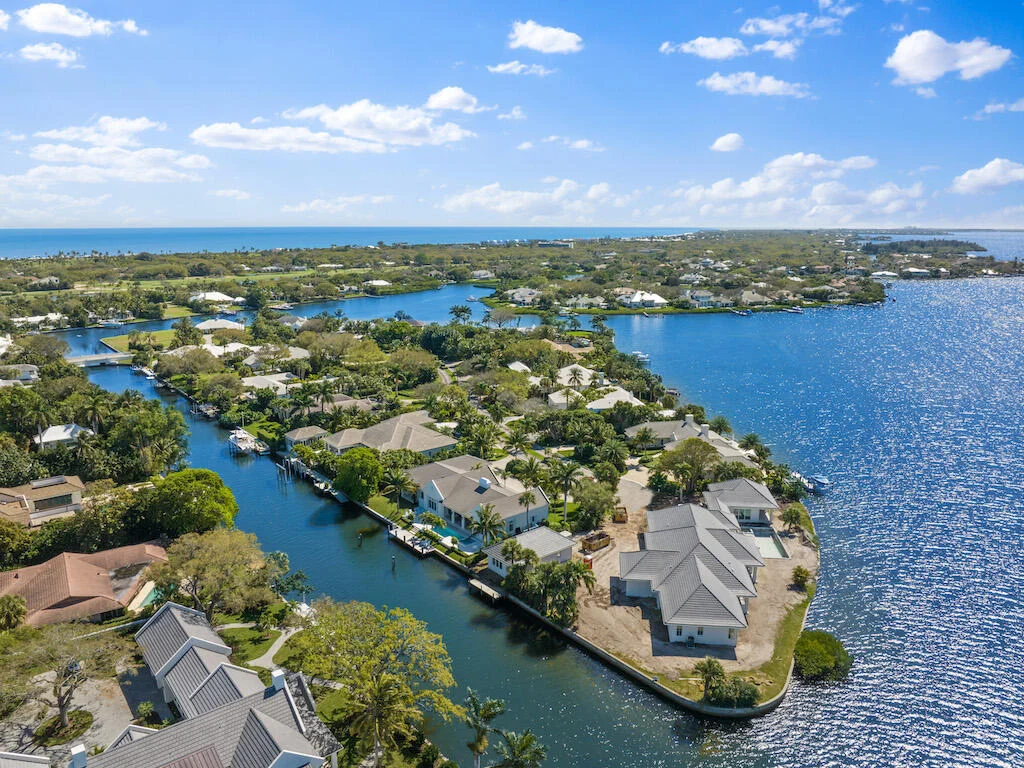 Photo of 501 River Drive