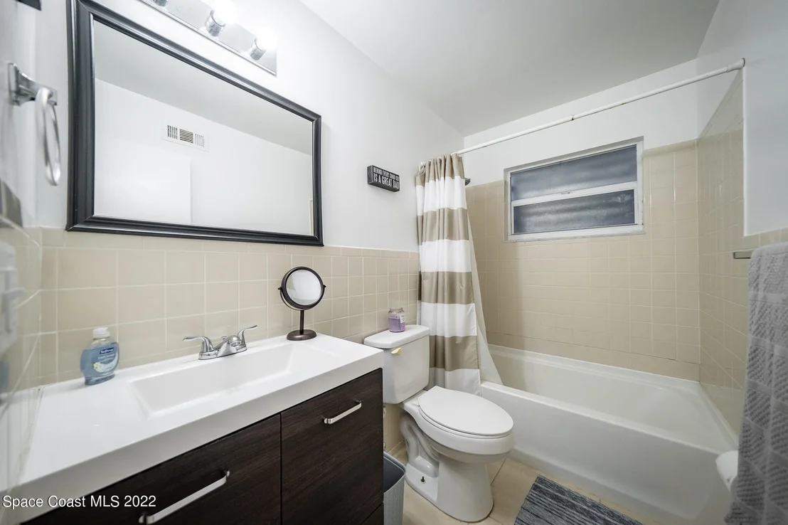Photo of 982 Cardon Drive