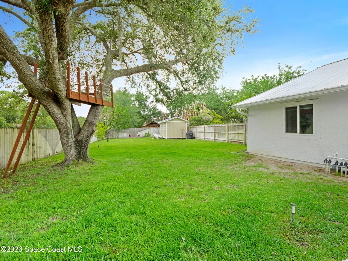Photo of 2582 Empire Avenue E