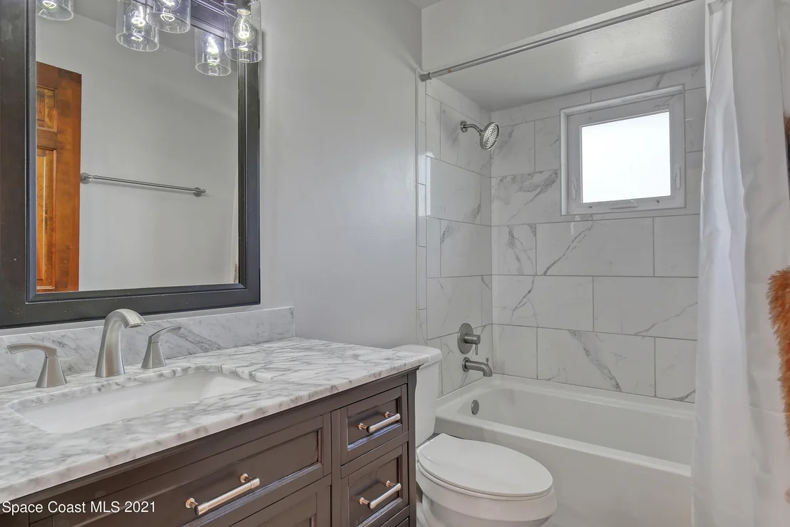 Photo of 1850 N Ontario Circle