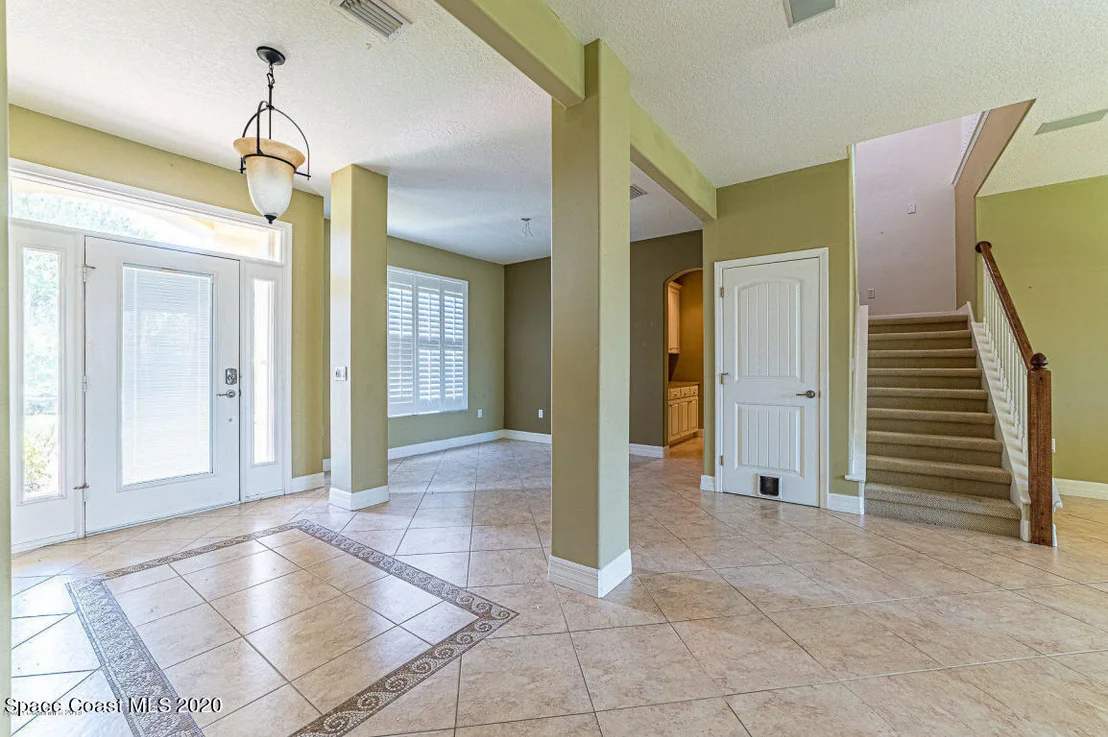 Photo of 160 River Drive