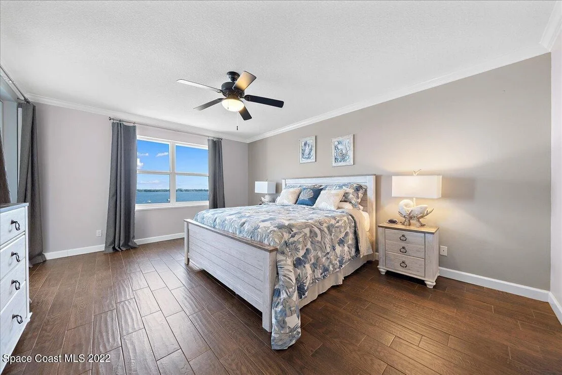 Photo of Unit 705 at 102 Riverside Drive