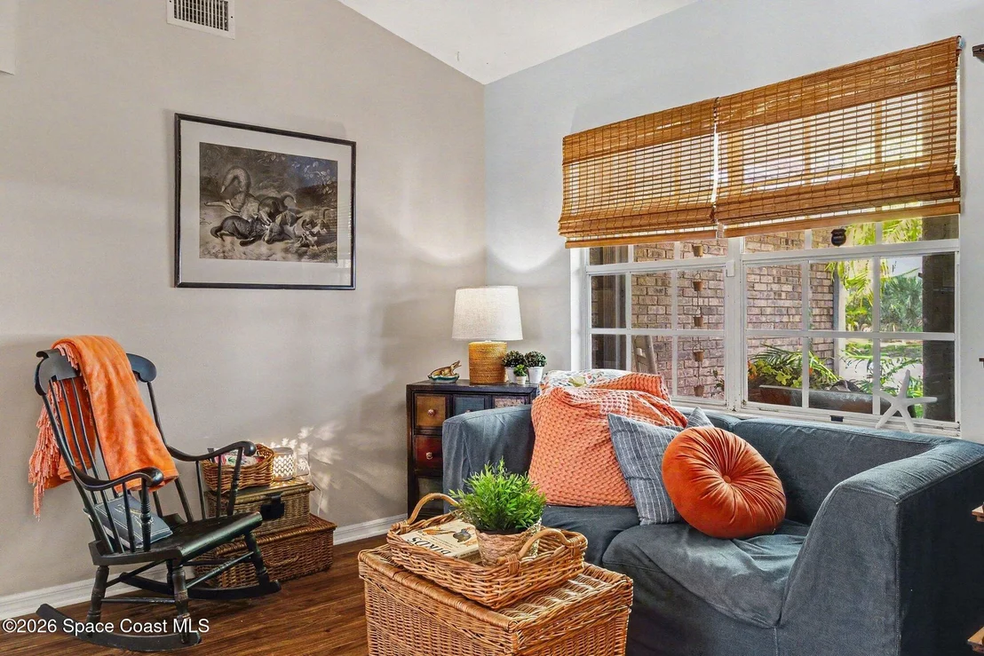 Photo of 1051 Mandarin Drive NE