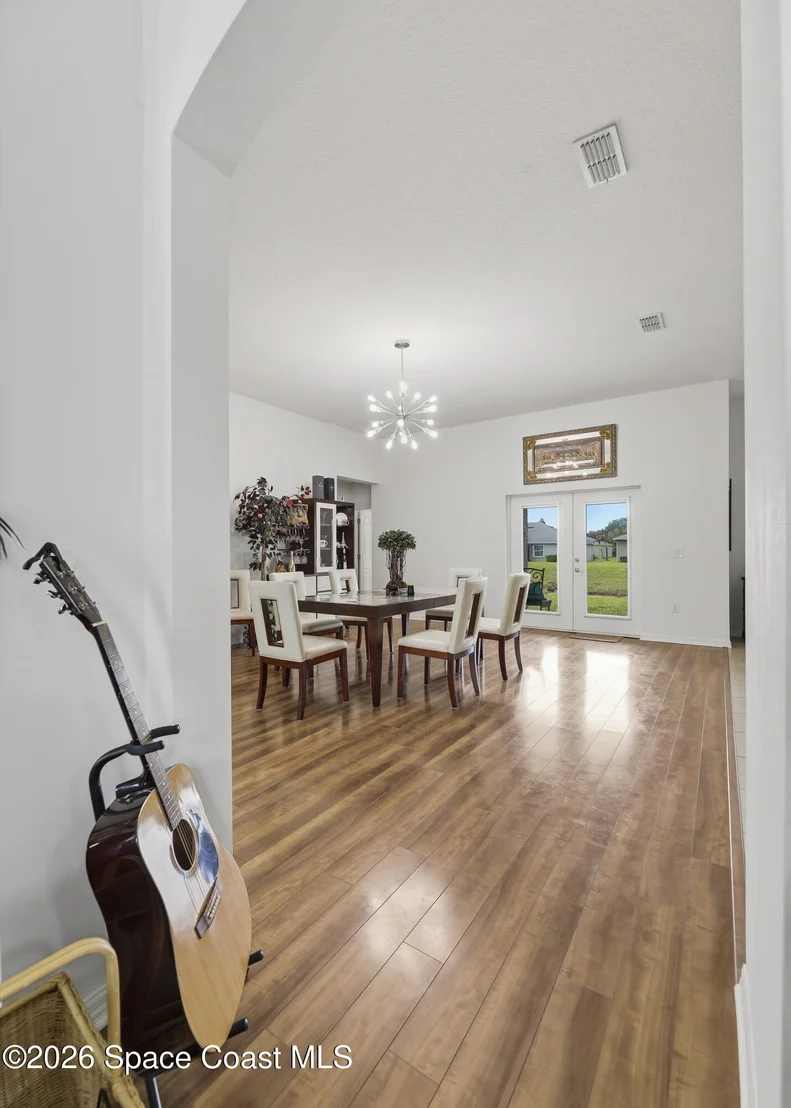 Photo of 1121 Morgan Circle NE