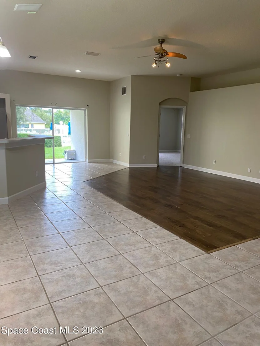 Photo of 407 Lofts Drive