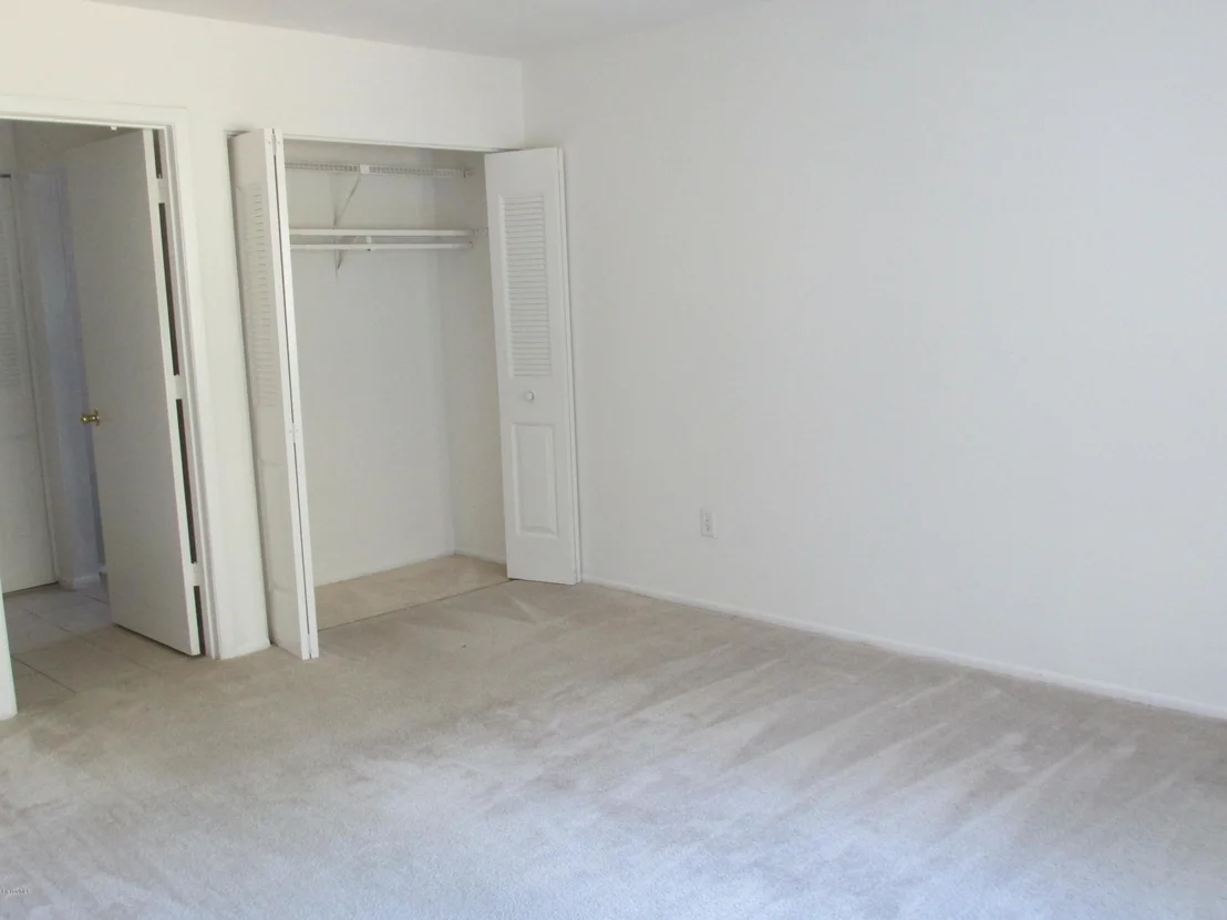 Photo of 991 Hooper Avenue NE