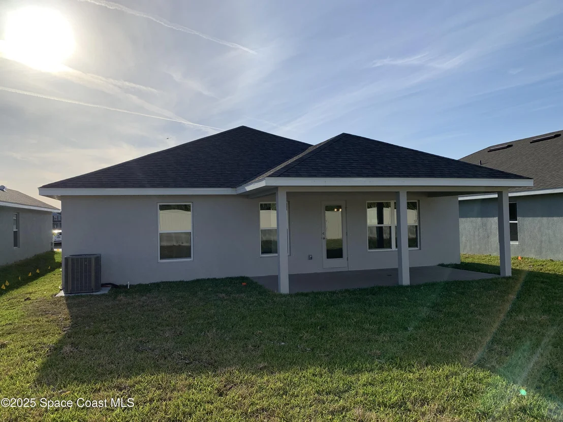 Photo of 1005 Kylar Drive NW