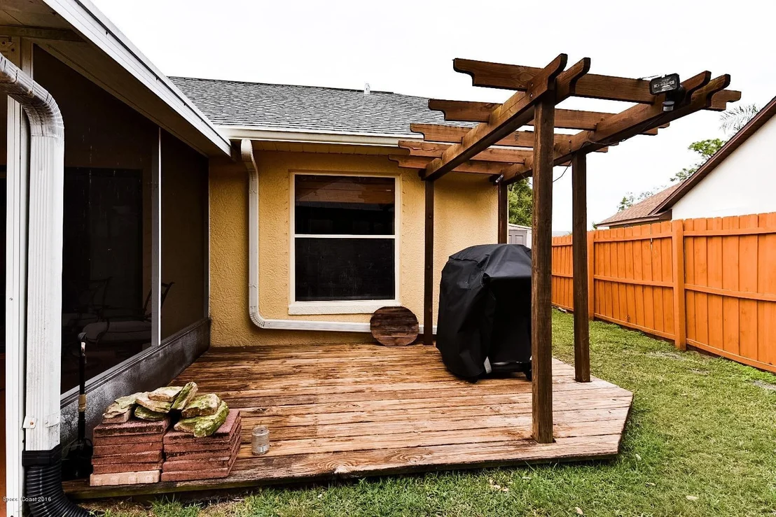 Photo of 883 Spirea Drive