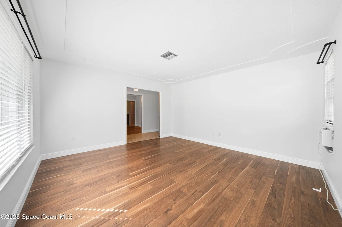 Photo of 611 Dundee Circle