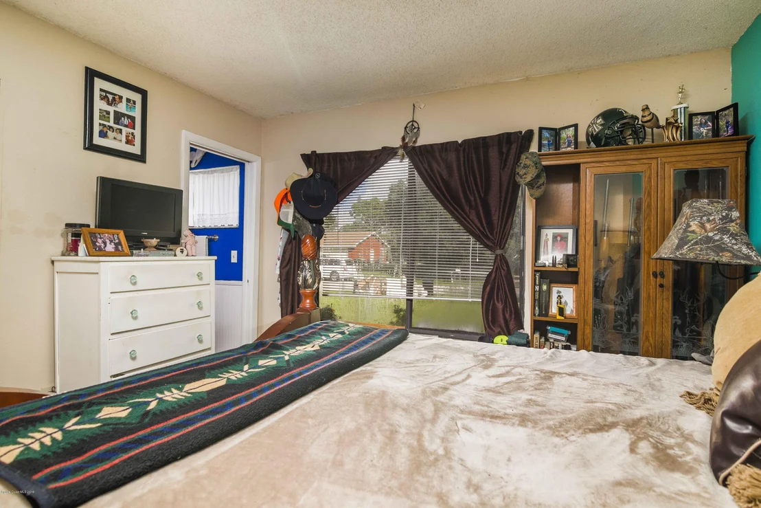 Photo of 274 Eckert Street SE