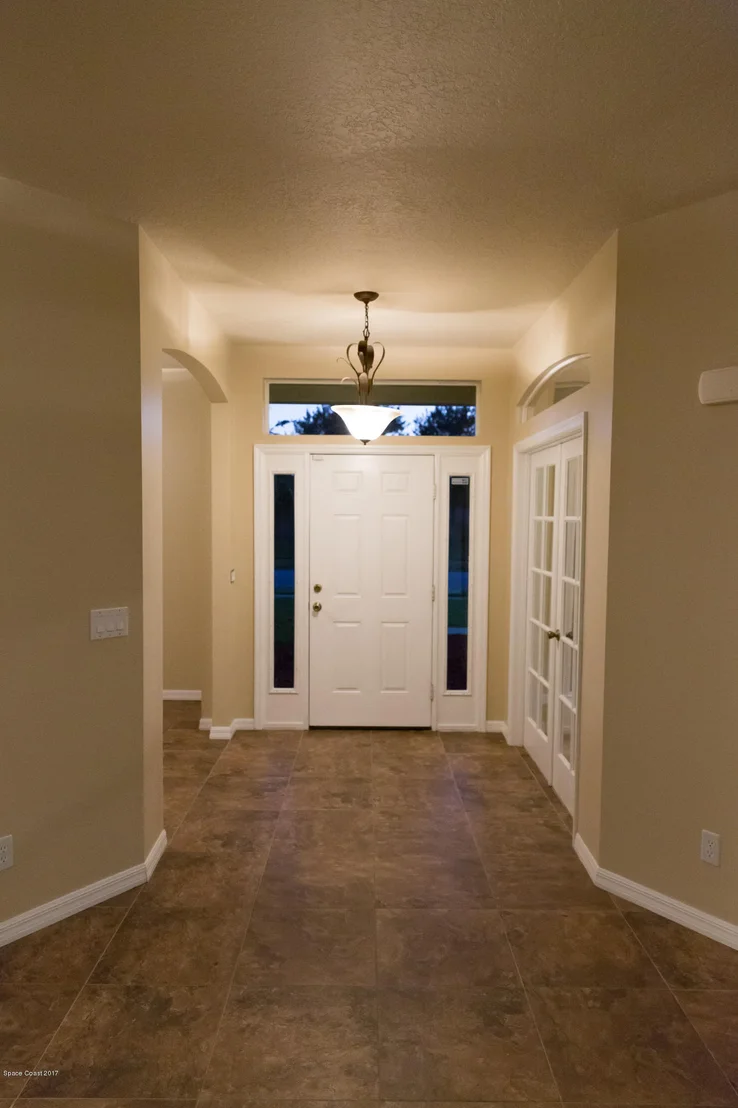 Photo of 1045 Morgan Circle NE