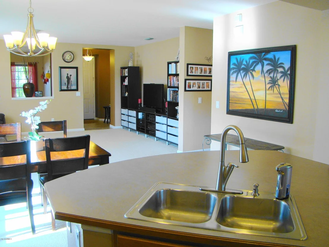 Photo of 821 Benton Drive