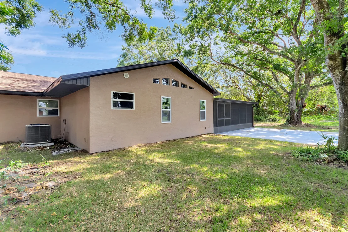 Photo of 982 Waco Boulevard SE