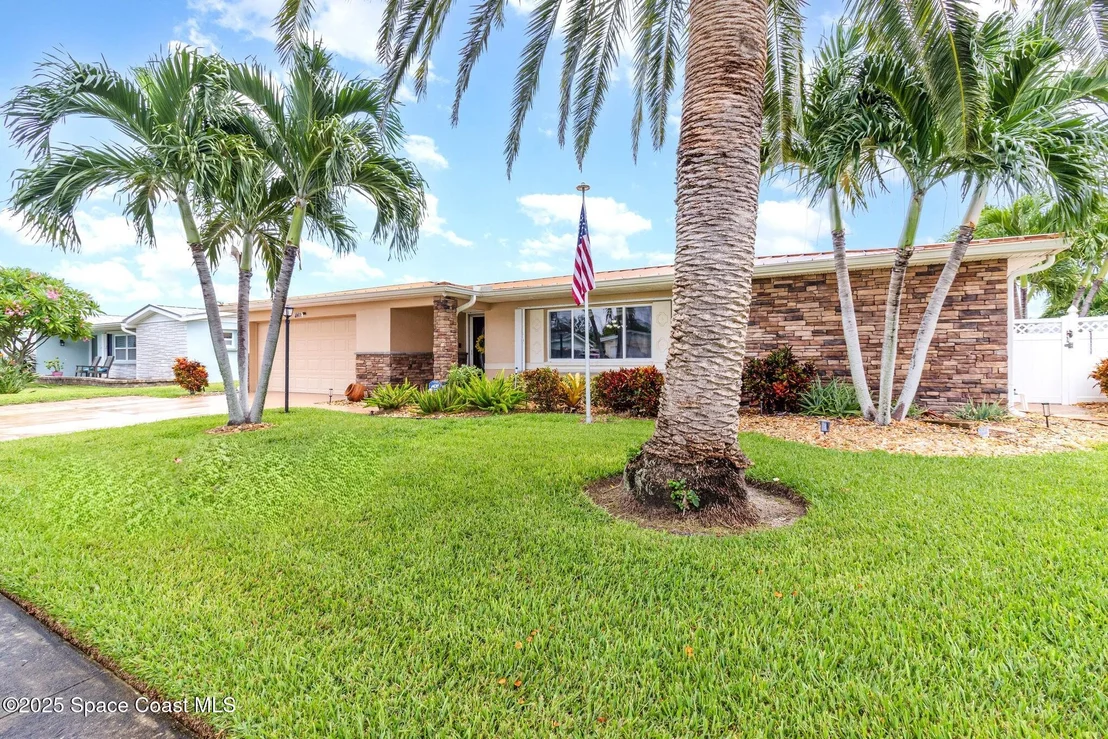 Photo of 425 Sparrow Drive