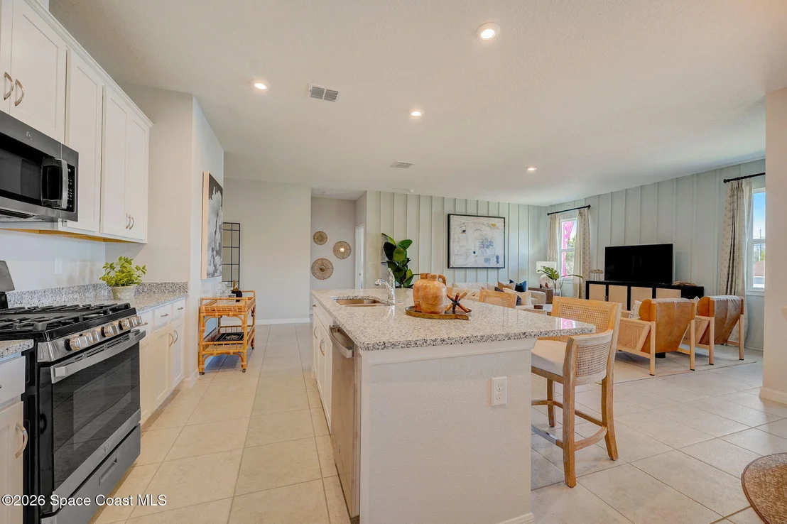 Photo of 1142 Banff Drive NE