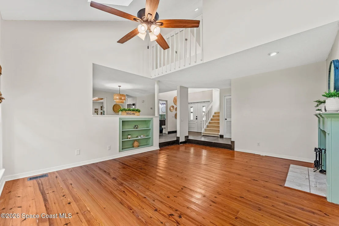 Photo of 220 Cardinal Drive