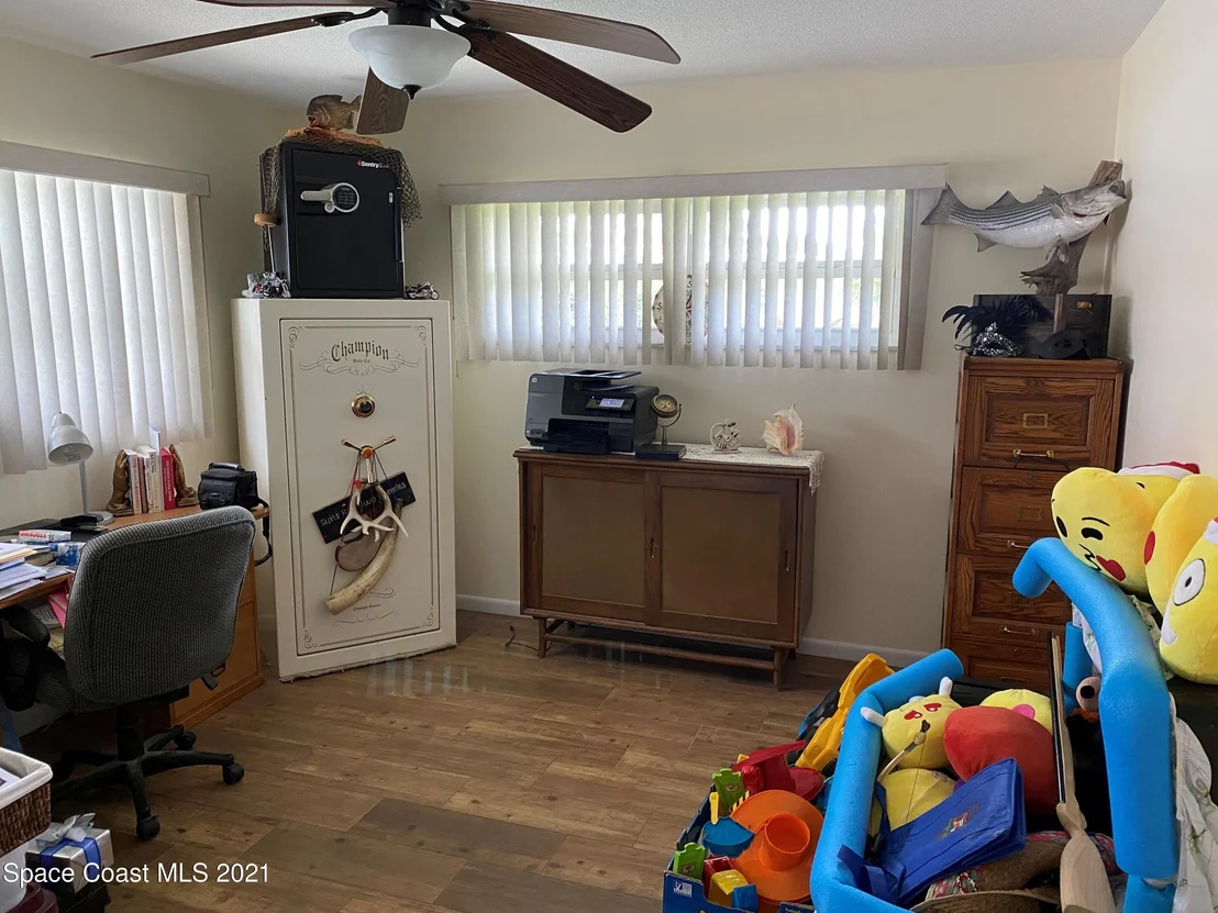 Photo of 445 Hamlin Avenue
