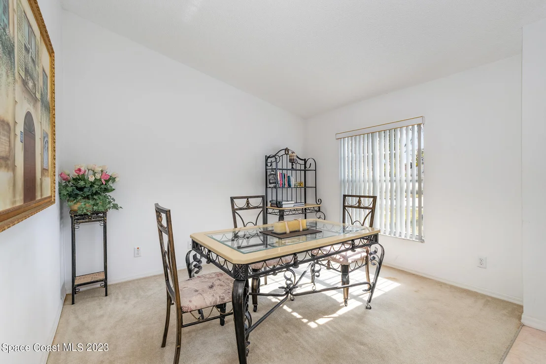 Photo of 896 Shaw Circle