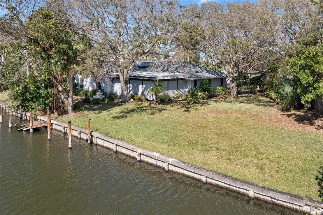 Photo of 1748 Bay Shore Drive