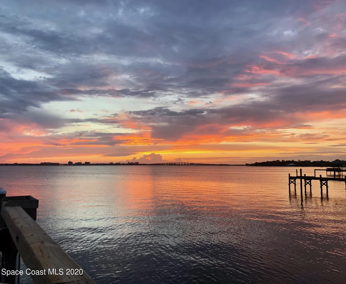 Photo of 807 Riverside Drive