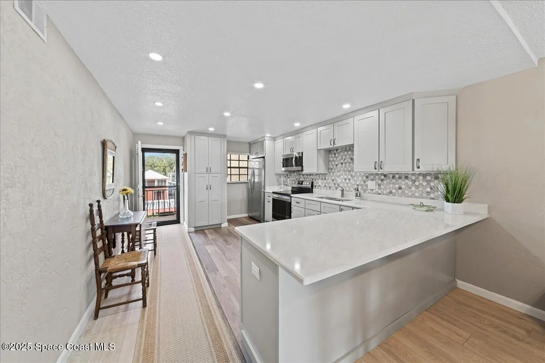 Photo of Unit 303 at 1049 Rockledge Drive