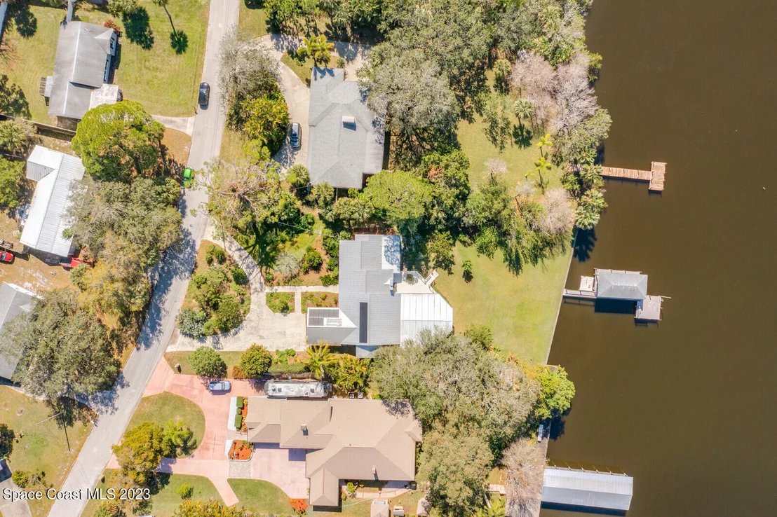Photo of 844 W Whitmire Drive