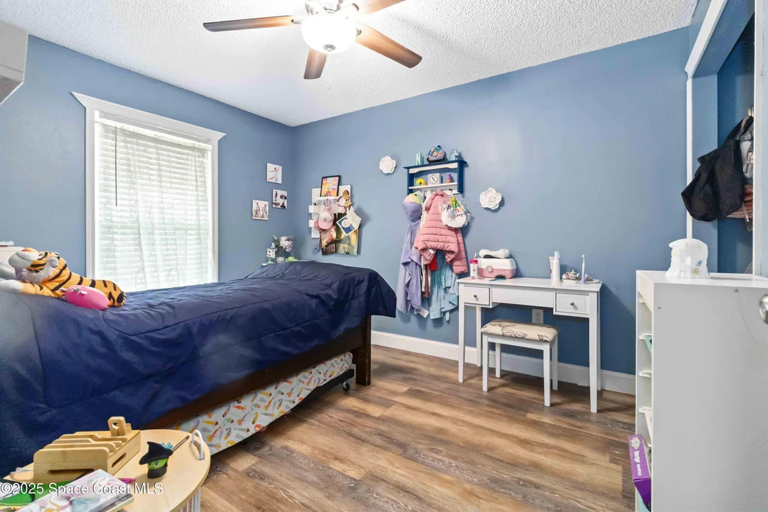Photo of 6581 Bancroft Avenue