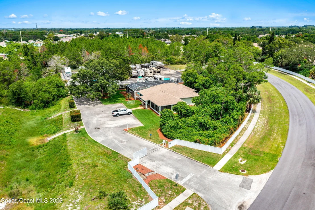 Photo of 1027 Pine Creek Circle NE