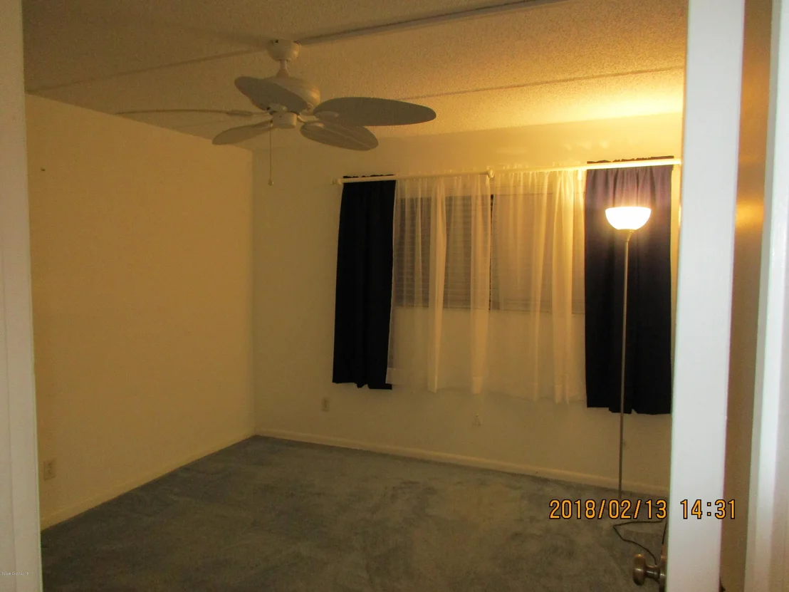 Photo of Unit 205 at 3901 Dixie Highway NE