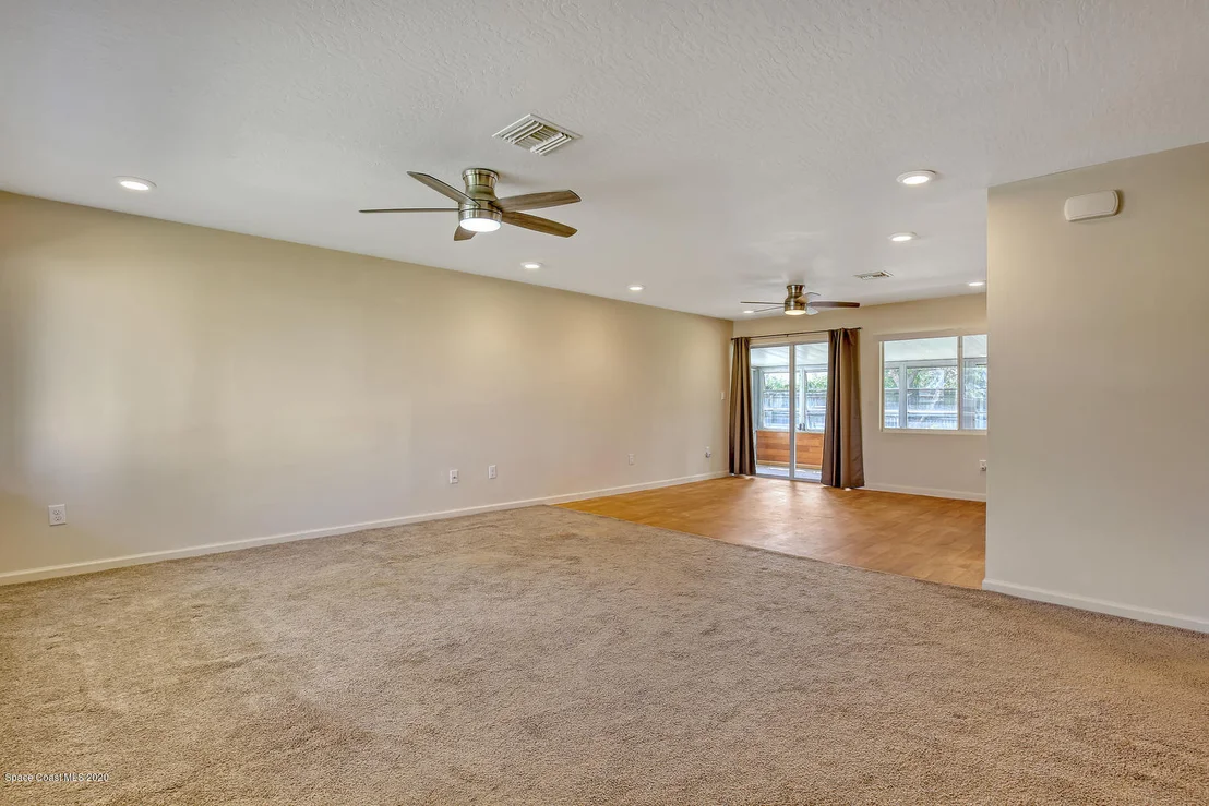 Photo of 930 Bacon Circle NE