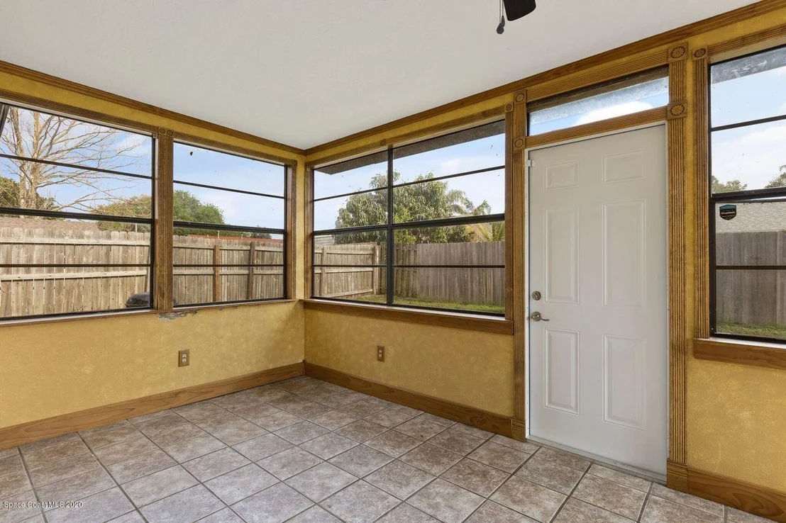Photo of 823 Levitt Parkway