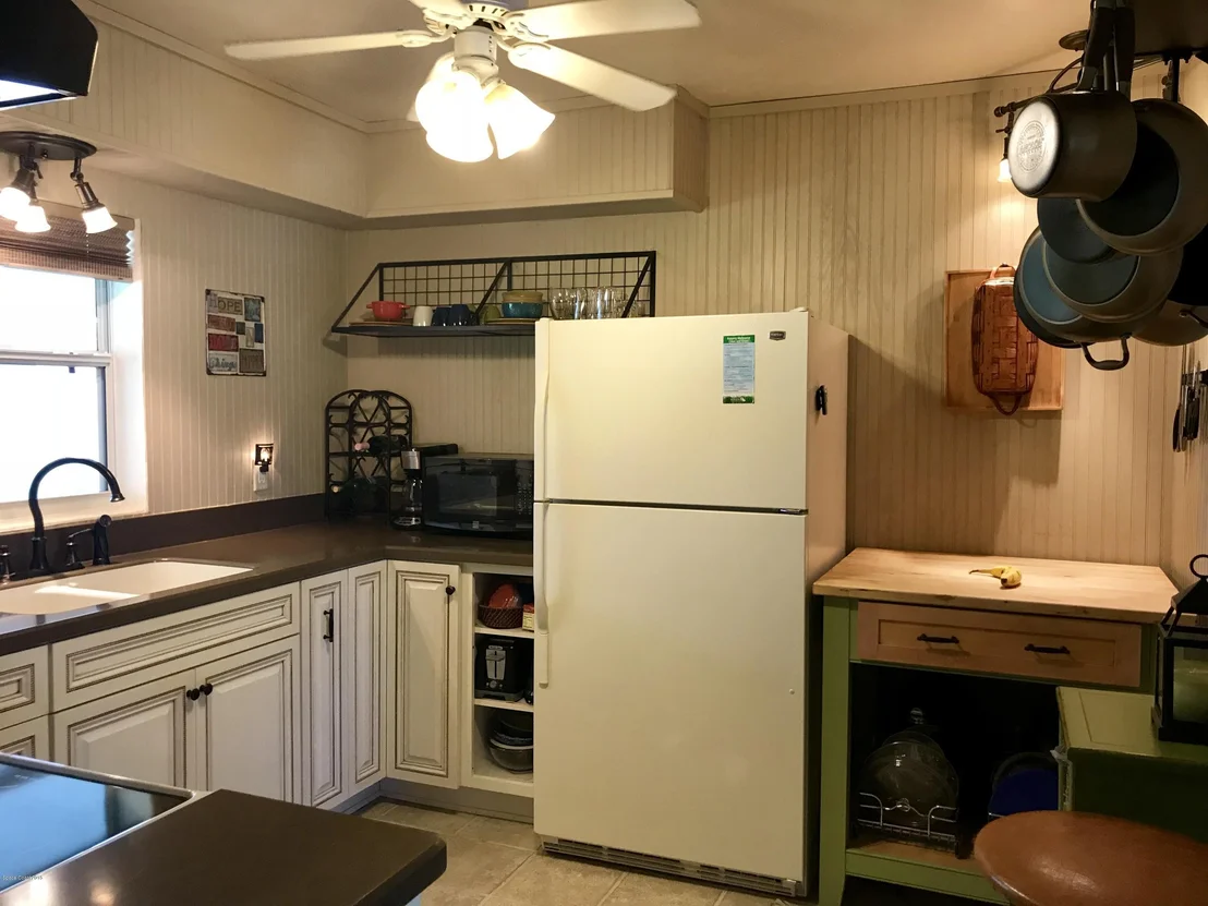 Photo of 727 Banyan Drive