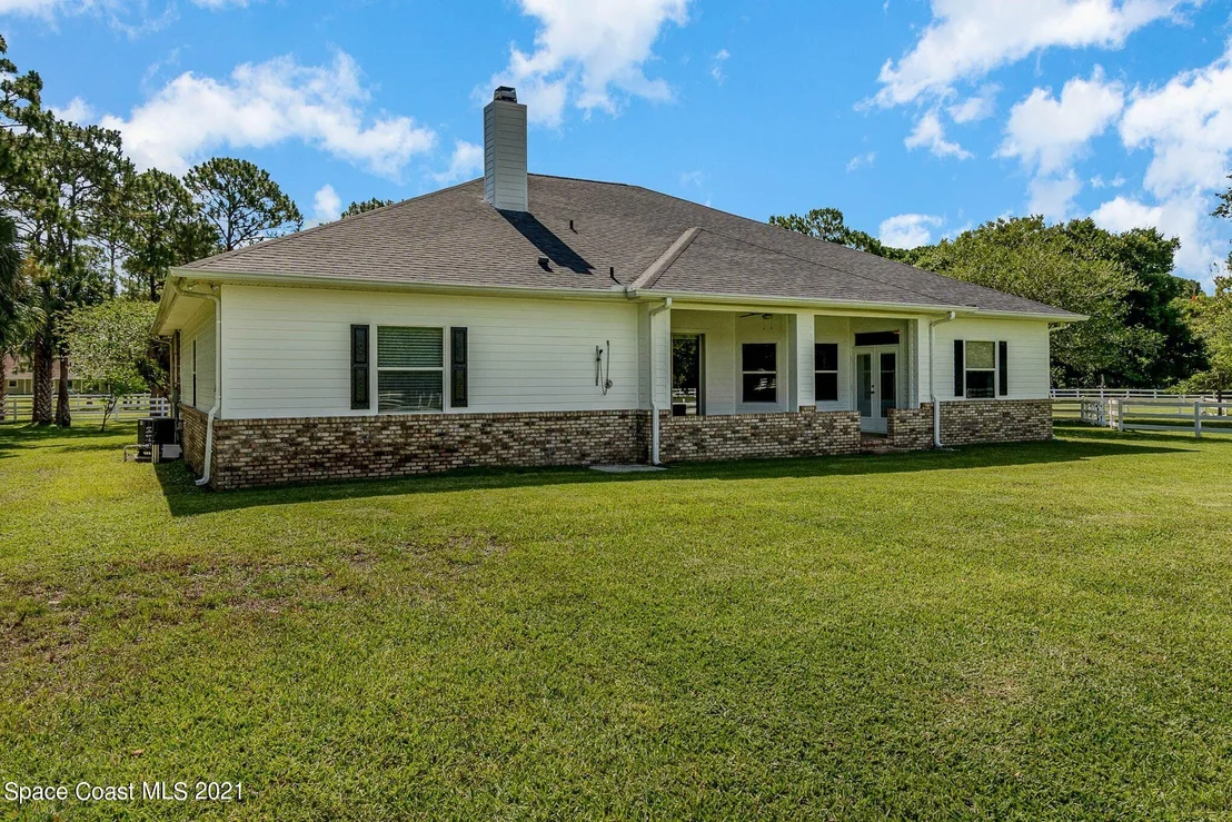 Photo of 2690 Clydesdale Boulevard