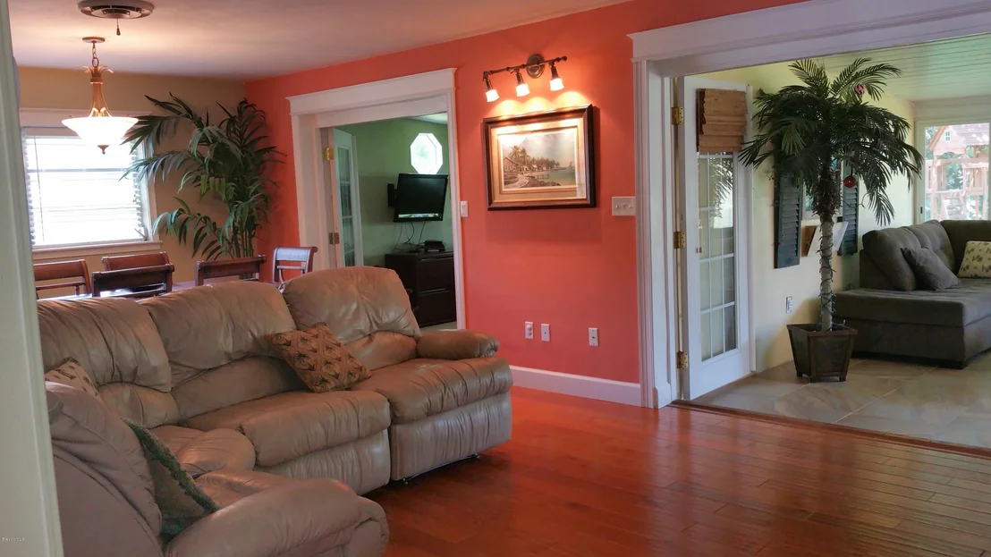 Photo of 451 Crescent Drive