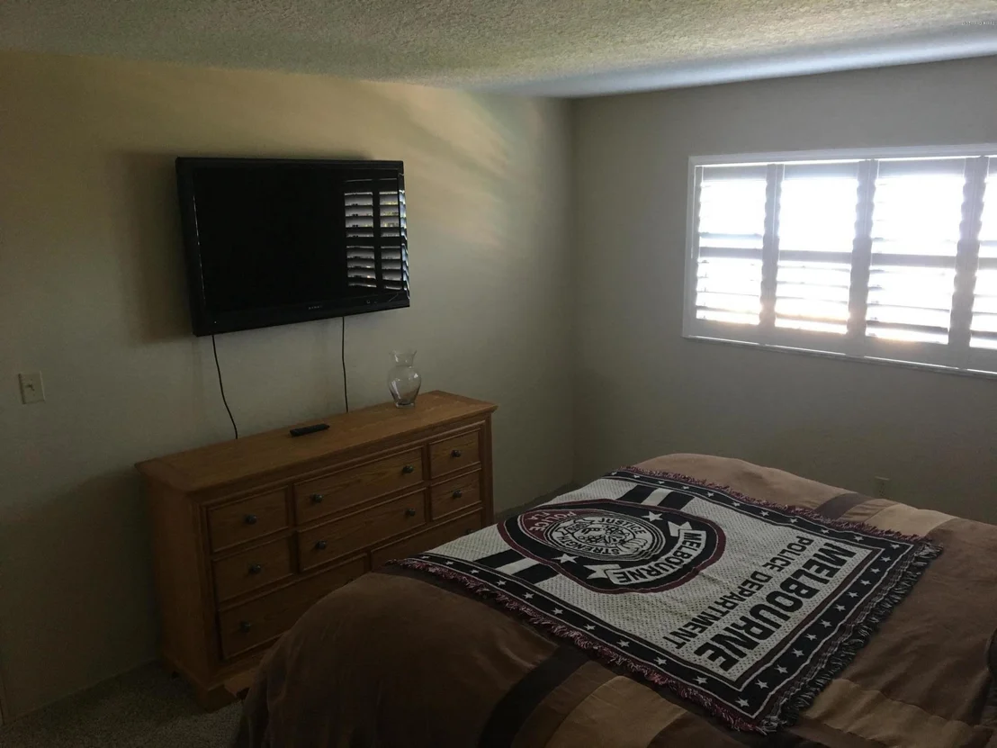 Photo of Unit 412 at 1025 Rockledge Drive