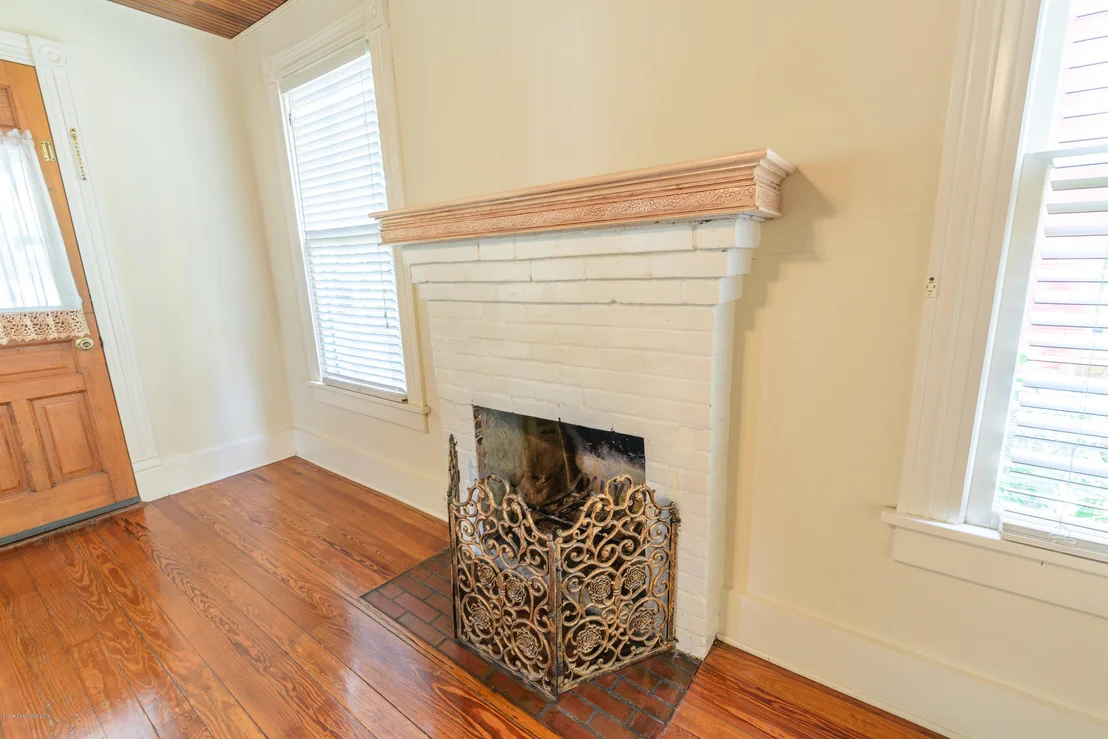 Photo of 36 Barton Avenue