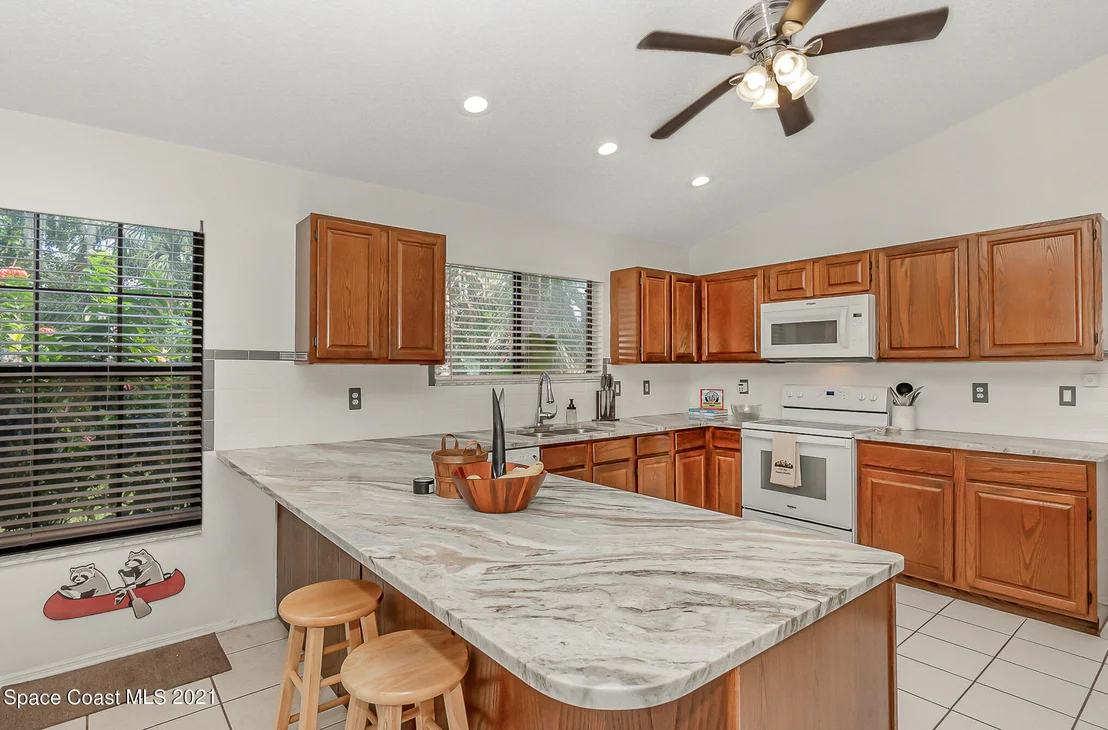 Photo of 1199 Meadowbrook Road NE