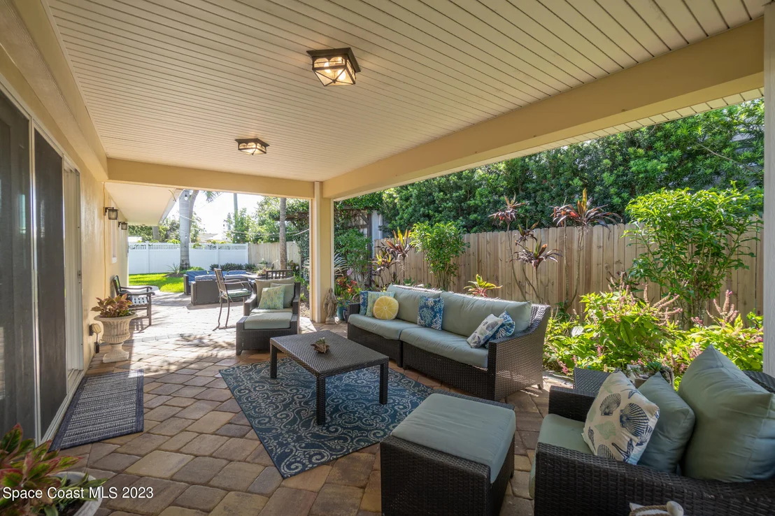 Photo of 303 1st Avenue