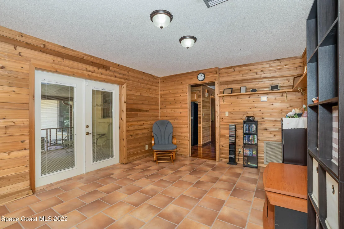 Photo of 2647 School Drive NE