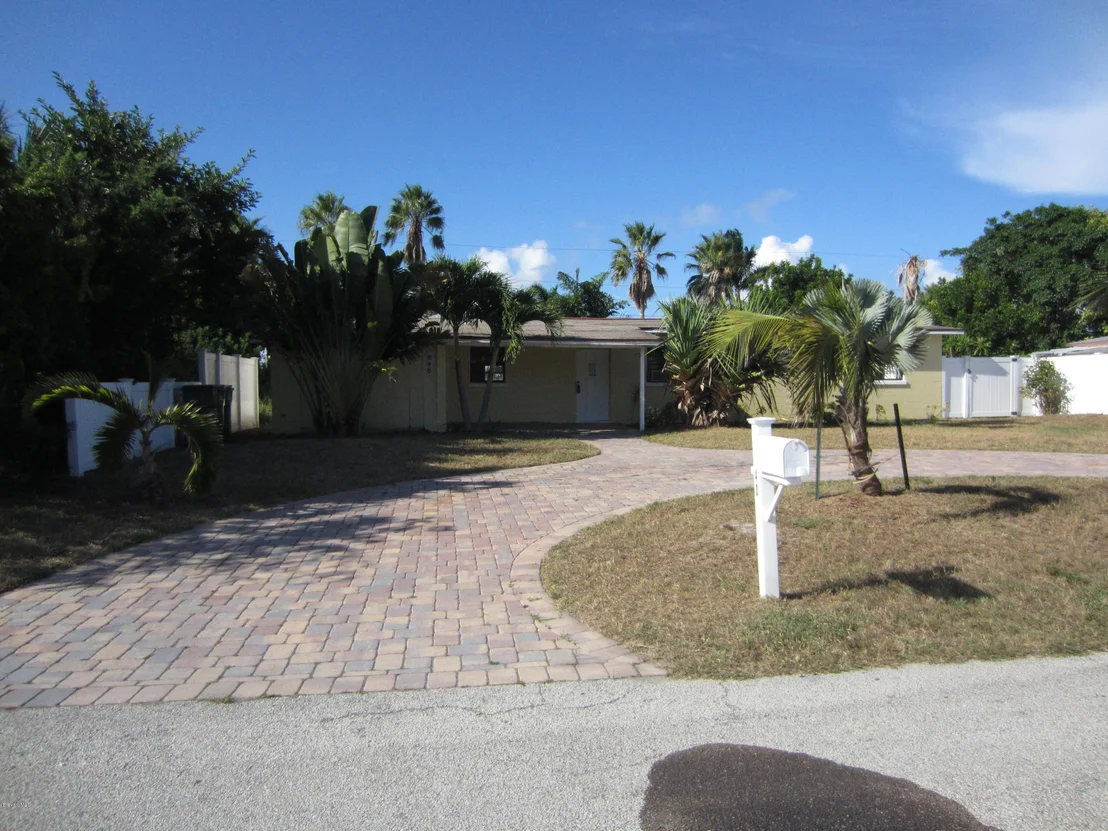 Photo of 240 Avenida De La