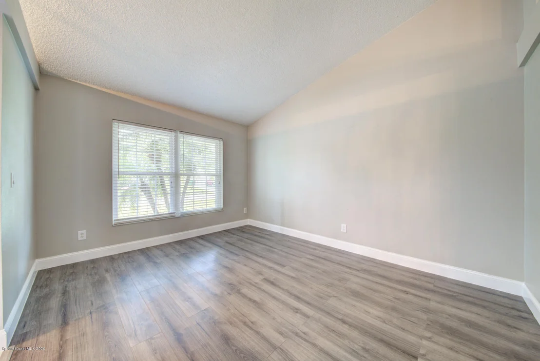 Photo of 6480 Adrian Street
