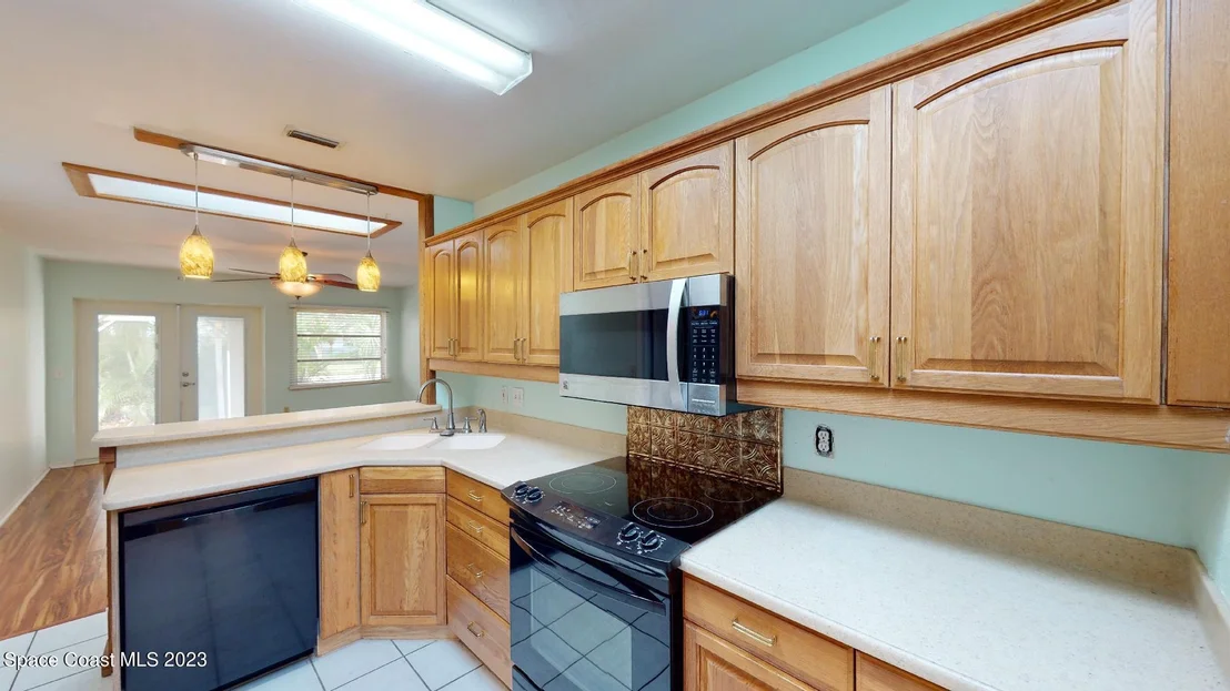 Photo of 325 Cinnamon Drive