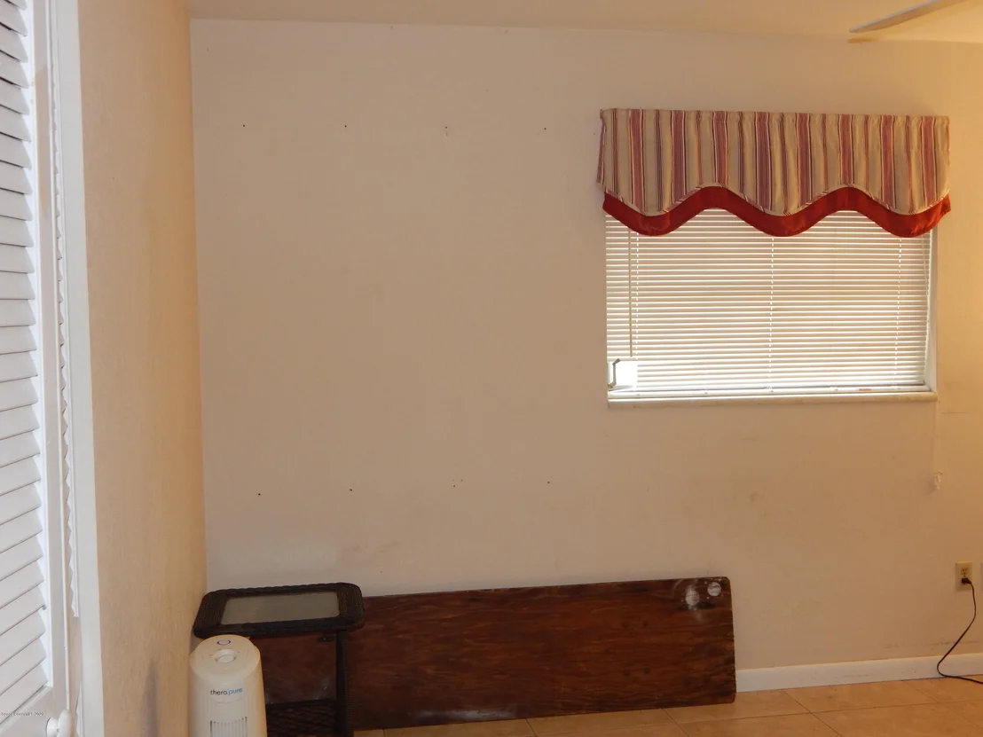 Photo of 811 Bianca Drive NE