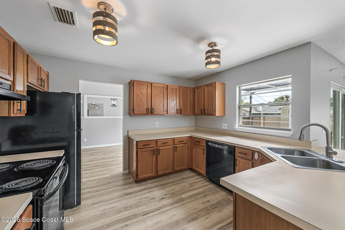 Photo of 220 Lanack Road SE
