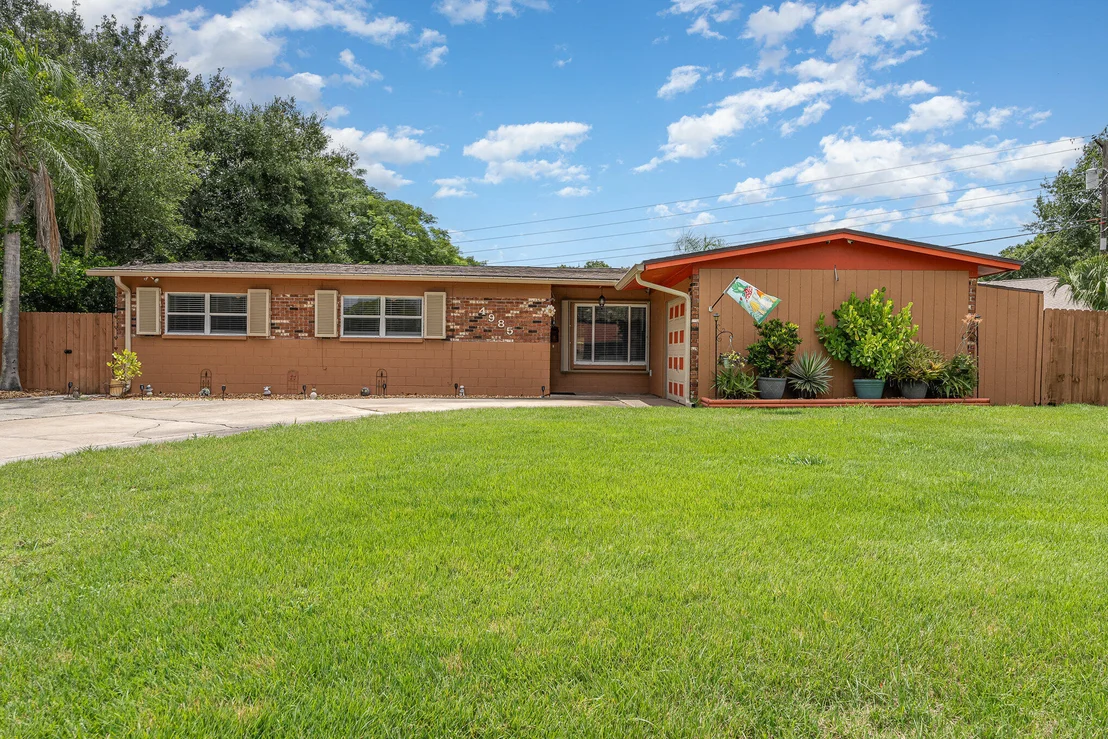 Photo of 4985 Cocoanut Drive