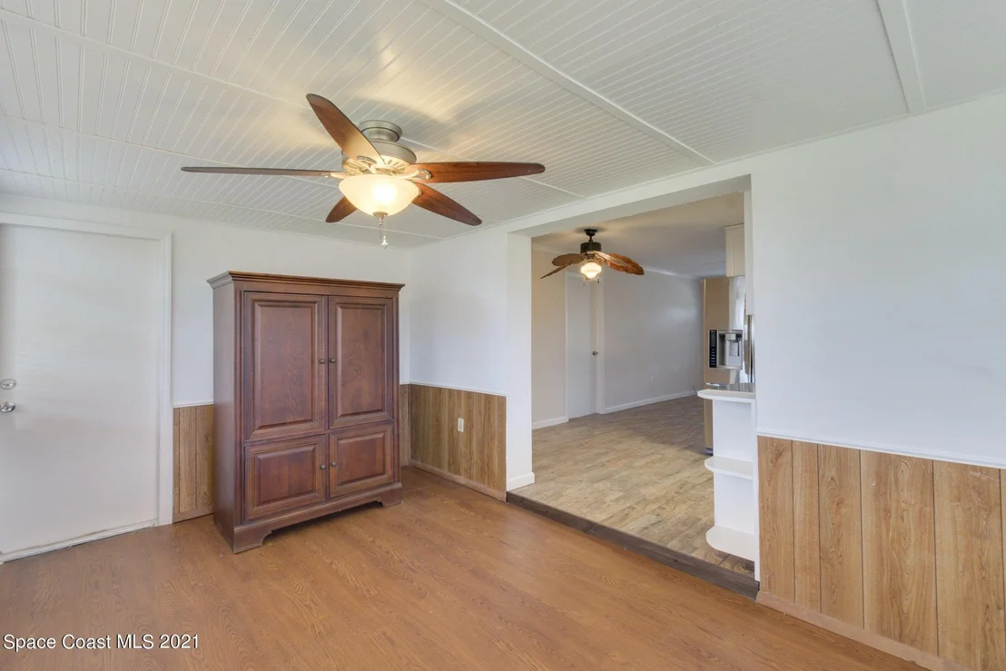 Photo of 1933 Oakwood Drive